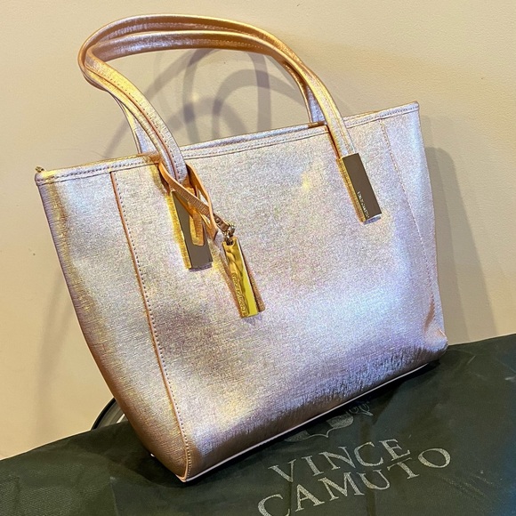 Vince Camuto Handbags - Vince Camuto Stunning Rose Gold Tote! 😍 NWT